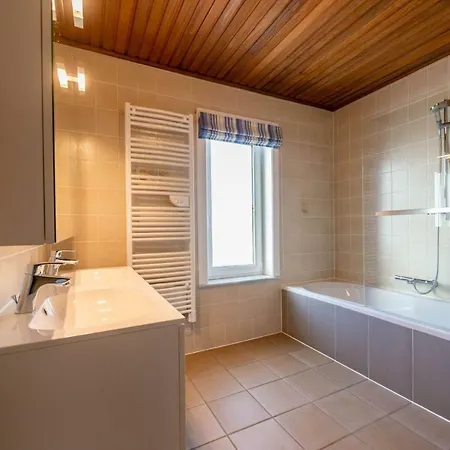 Sunny House At Walking Distance From The Sea
