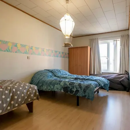 Sunny House At Walking Distance From The Sea Tatil Evi